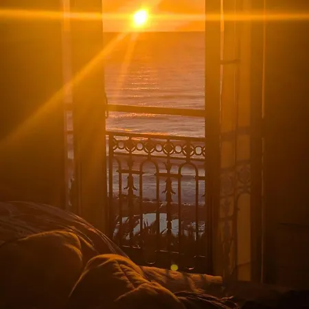 Stunning Large 2 Seafront Apartmán *