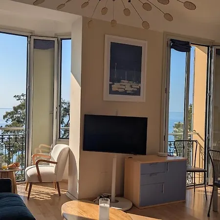 Stunning Large 2 Seafront Apartmán
