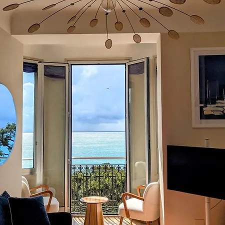 Stunning Large 2 Seafront Apartmán