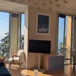 Stunning Large 2 Seafront Apartman
