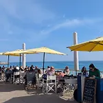 Stunning Large 2 Seafront Apartman *