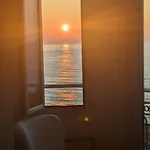 Apartman Stunning Large 2 Seafront *