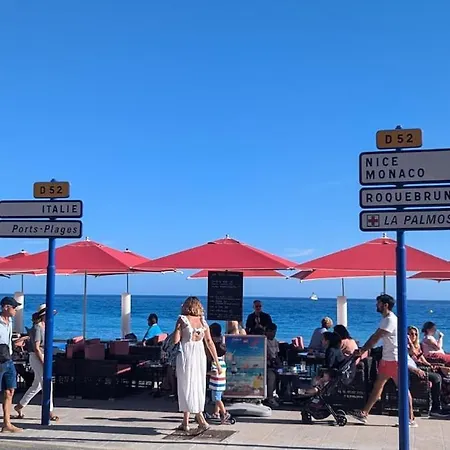 Stunning Large 2 Seafront Апартаменты