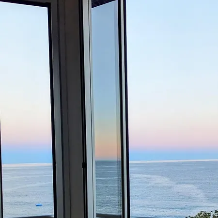 Stunning Large 2 Seafront דירה