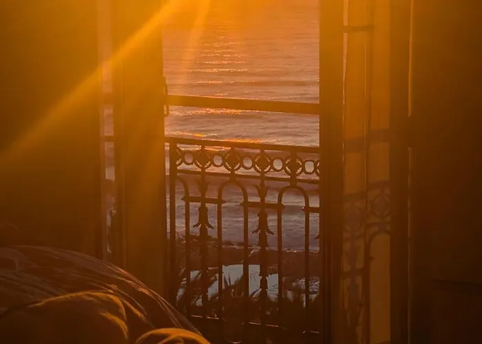 Stunning Large 2 Seafront Апартаменты *