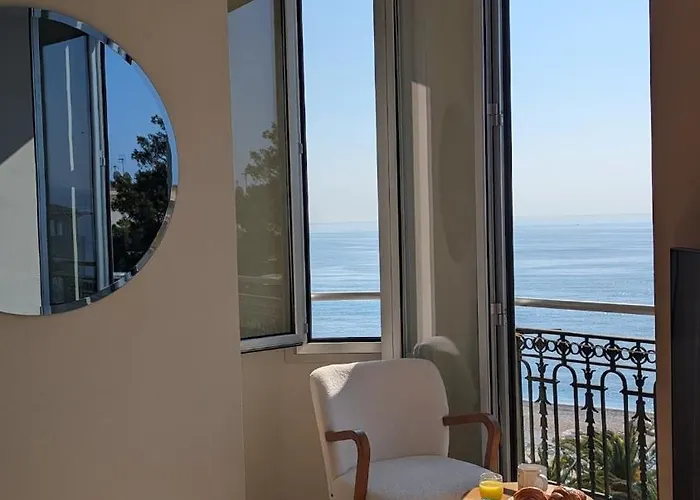 Апартаменты Stunning Large 2 Seafront
