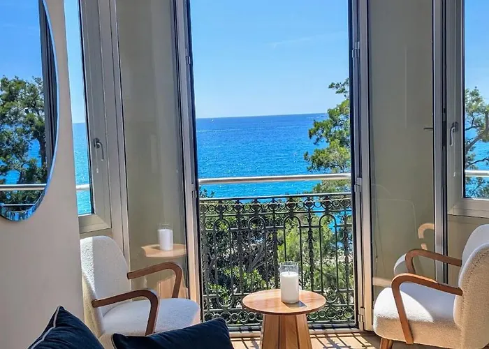 Stunning Large 2 Seafront * Ментона