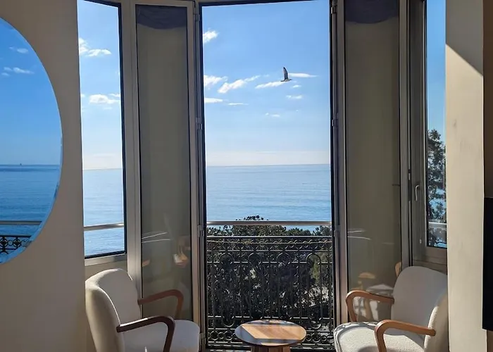 Апартаменты Stunning Large 2 Seafront *