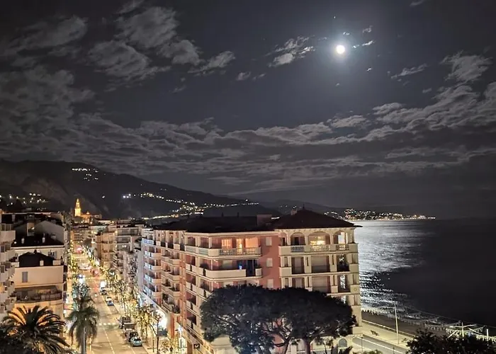Апартаменты Stunning Large 2 Seafront *