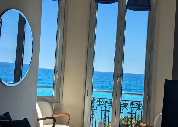 Stunning Large 2 Seafront Апартаменты *